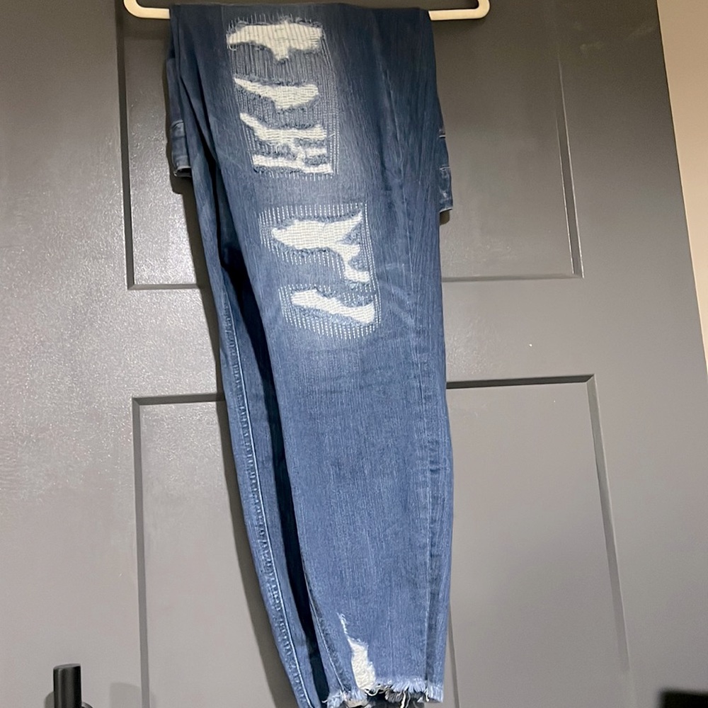 NWOT Torrid Bombshell Skinny Jeans, Distressed, Size 22R, Premium Stretch